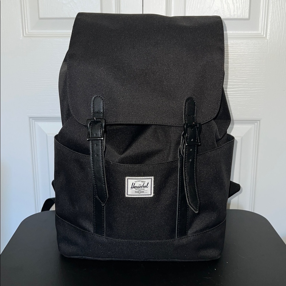 Herschel Retreat Black Backpack